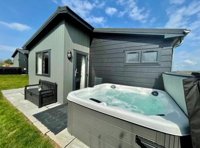 *Luxury Holiday Home With Hot Tub Close To Beach* Penally Eksteriør billede