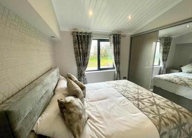 *Luxury Holiday Home With Hot Tub Close To Beach* Penally Eksteriør billede
