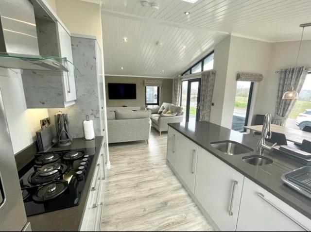 *Luxury Holiday Home With Hot Tub Close To Beach* Penally Eksteriør billede