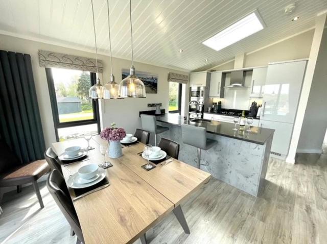*Luxury Holiday Home With Hot Tub Close To Beach* Penally Eksteriør billede